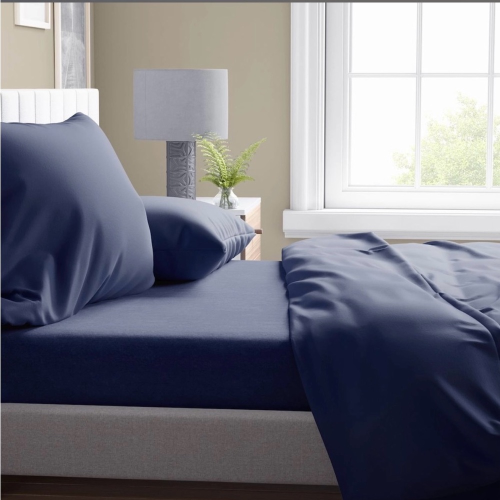 NWOT 🎉 Prima Navy Queen Fitted Sheet